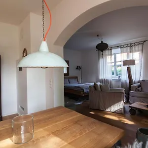 Moderne Traditionelle Mit Bergblick In Apartment